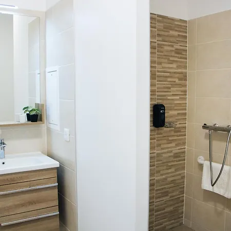 Elentine Hotel